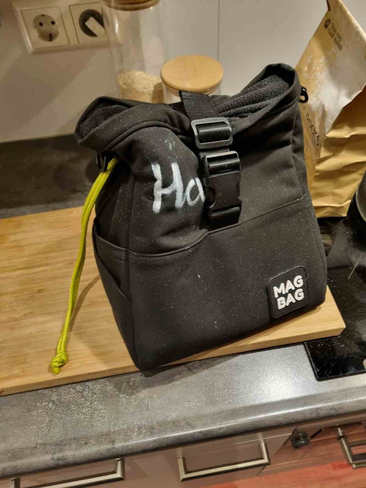 MAG BAG sample 04: better softshell fabric, roll-top closure that didn't work